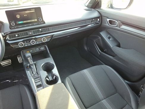 Used 2023 Honda Civic Sport image 16