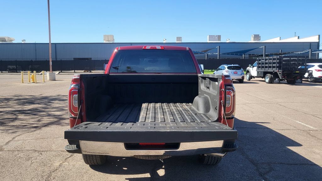 Used 2017 GMC Sierra 1500 SLT w/ SLT Premium Package AWD/4WD image 12