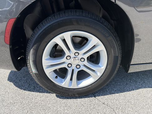 Used 2019 Dodge Charger SXT RWD image 21