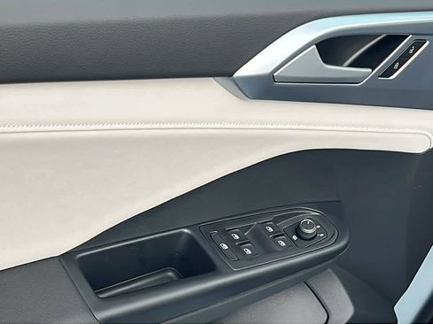 New 2026 Volkswagen Taos SE image 22