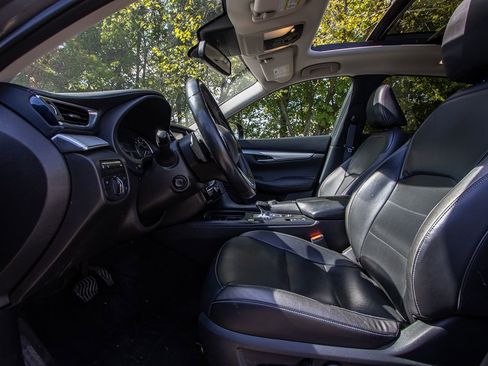 Used 2019 INFINITI QX50 Essential w/ Premium Heat Package image 9