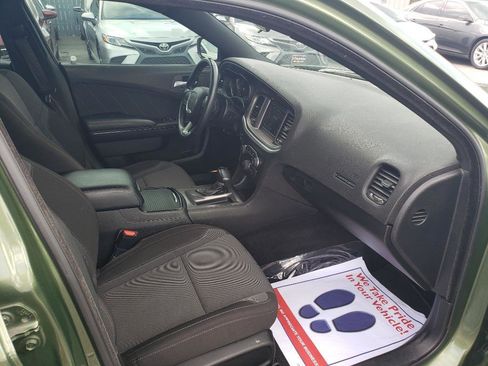 Used 2021 Dodge Charger SXT w/ Blacktop Package image 9