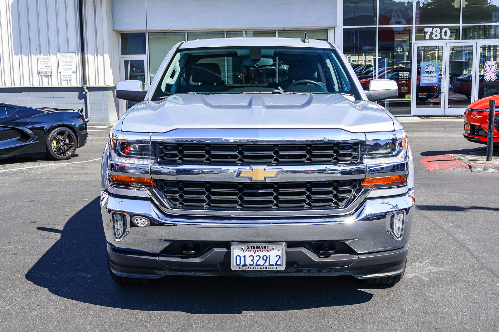 Used 2018 Chevrolet Silverado 1500 LT w/ LT Eassist Package AWD/4WD image 16