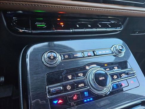 Used 2022 Lincoln Nautilus Reserve w/ Equipment Group 201A image 12