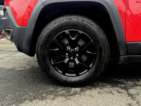 Used 2017 Jeep Cherokee Trailhawk image 35