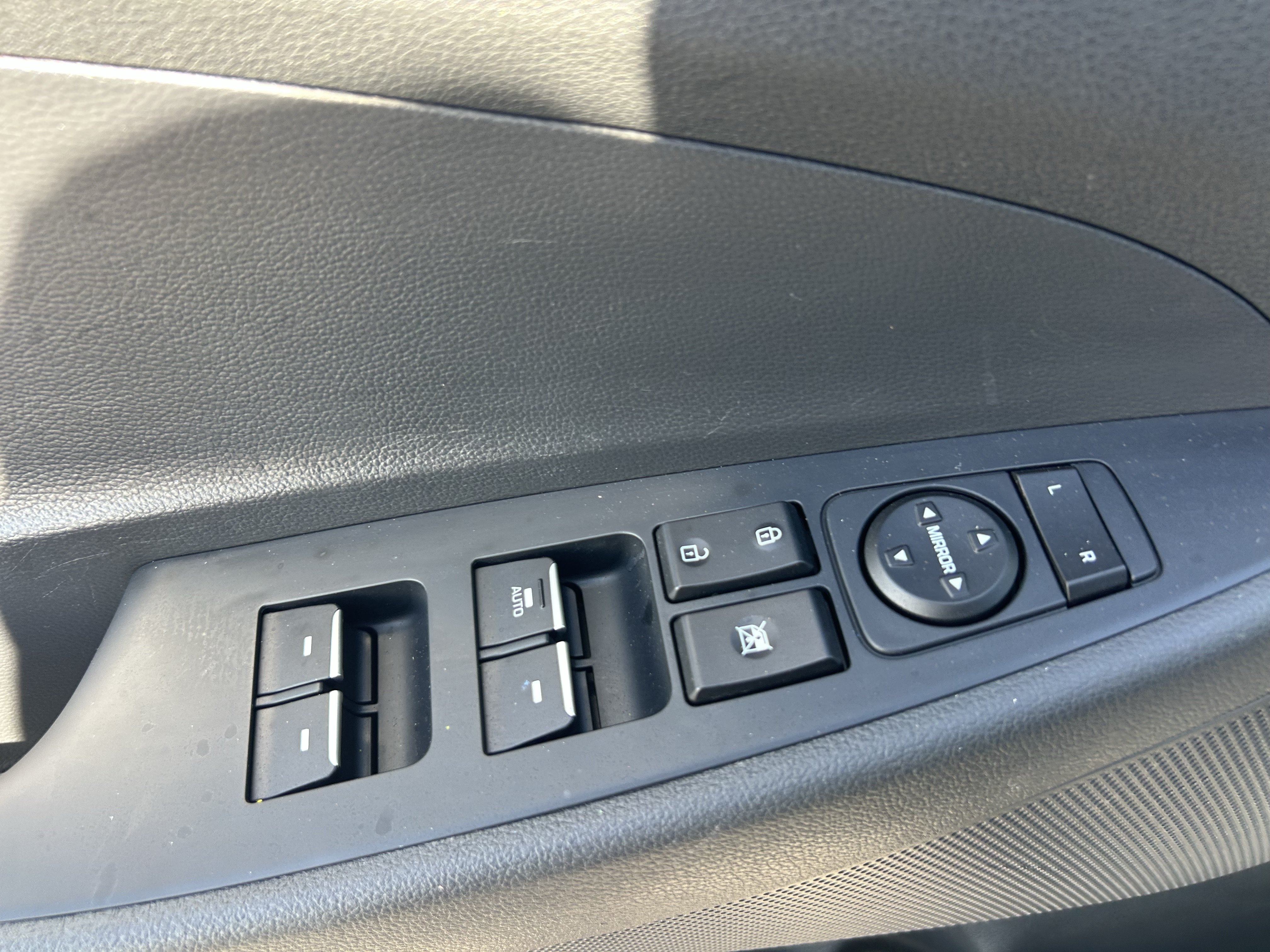 Used 2019 Hyundai Tucson Ultimate w/ Cargo Package FWD image 30