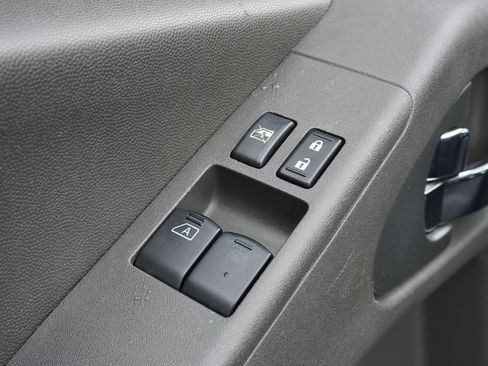 Used 2014 Nissan Frontier SV AWD/4WD image 23