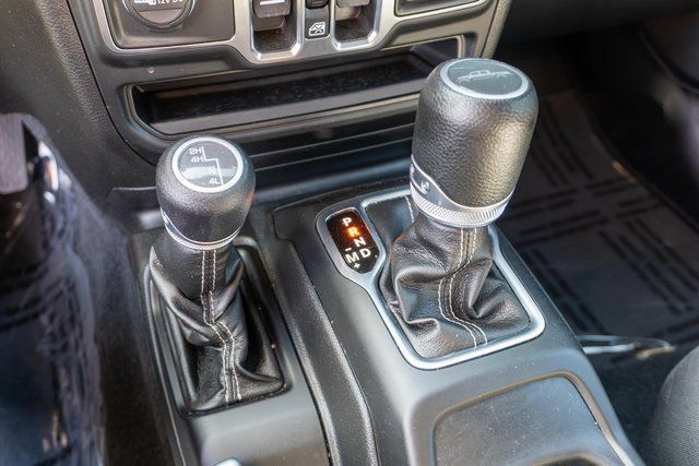 Used 2022 Jeep Gladiator Overland w/ Cold Weather Group AWD/4WD image 22