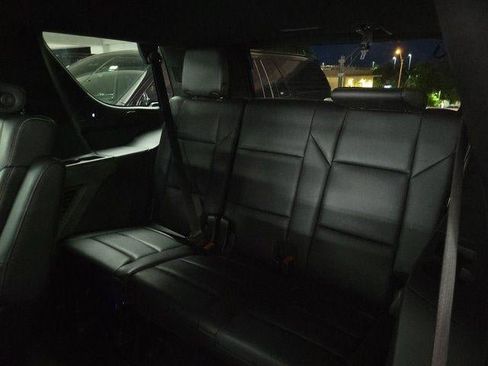 Used 2023 Cadillac Escalade Luxury RWD image 17