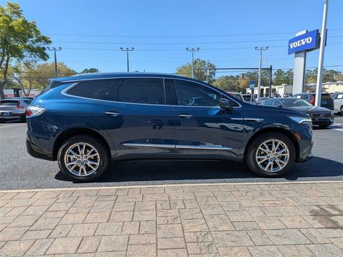 Used 2023 Buick Enclave Premium w/ Experience Buick Package image 7