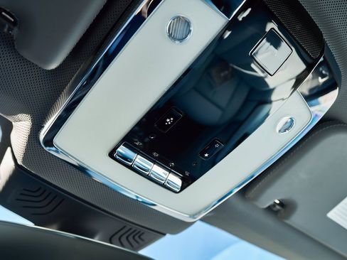 Used 2022 Rolls-Royce Cullinan Black Badge w/ Dark Exterior Package image 77