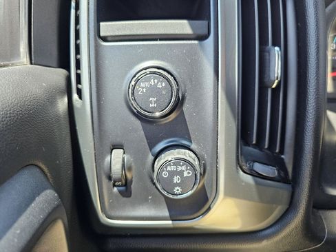 Used 2018 Chevrolet Silverado 1500 LT w/ Texas Edition AWD/4WD image 41