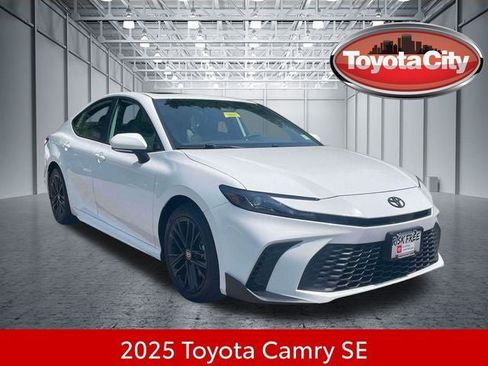 Used 2025 Toyota Camry SE w/ Multimedia Upgrade Package AWD/4WD image 1