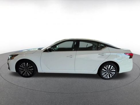 Used 2026 Nissan Altima 2.5 SV FWD image 9