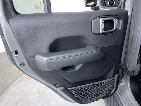 Used 2020 Jeep Wrangler Unlimited Sahara AWD/4WD image 20