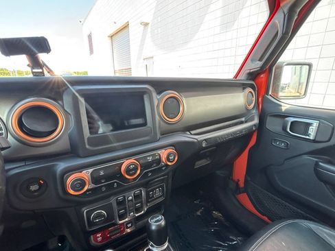 Used 2018 Jeep Wrangler Unlimited Rubicon AWD/4WD image 14