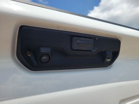 Used 2025 Chevrolet Silverado 2500 LT w/ Safety Package AWD/4WD image 7