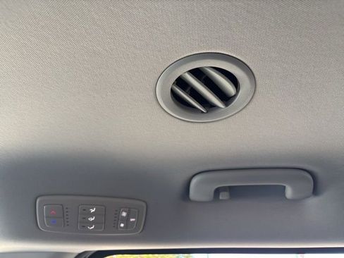 Certified 2023 Kia Carnival LX image 35