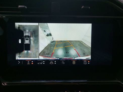 Used 2024 GMC Sierra 2500 Denali w/ Denali Reserve Package image 25