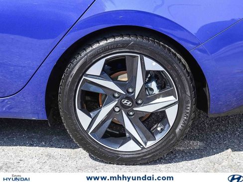 Certified 2023 Hyundai Elantra Limited w/ Cargo Package FWD image 9
