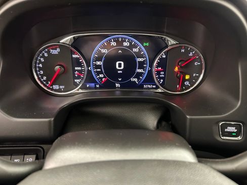 Used 2023 GMC Acadia SLT w/ Technology Package FWD image 11