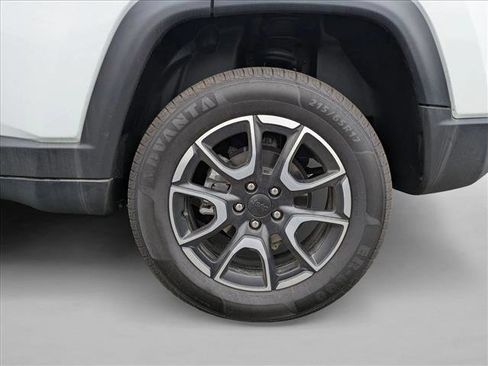 Used 2024 Jeep Compass Trailhawk AWD/4WD image 21