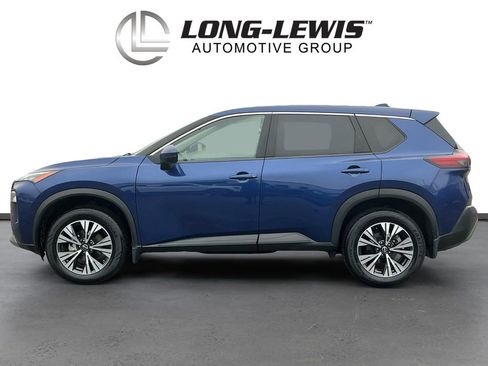 Used 2023 Nissan Rogue SV image 2