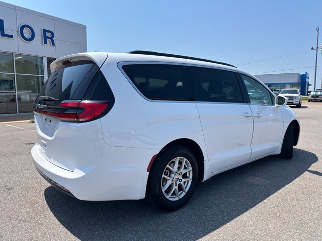 Used 2022 Chrysler Pacifica Touring-L FWD image 17