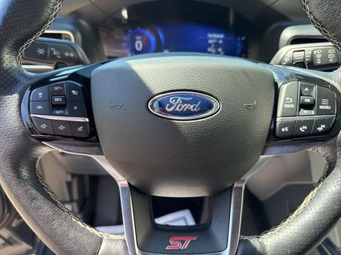 Used 2022 Ford Explorer ST w/ Equipment Group 401A AWD/4WD image 26