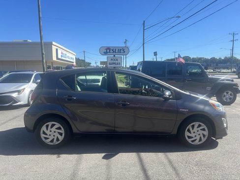 Used 2015 Toyota Prius C Two image 4