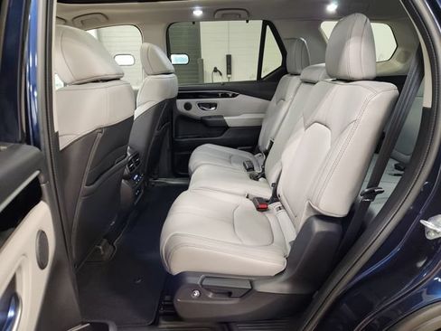 Used 2024 Honda Pilot Touring image 24