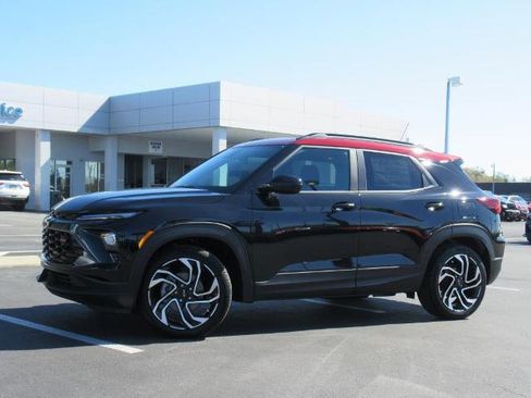 New 2025 Chevrolet TrailBlazer RS w/ Convenience Package image 2