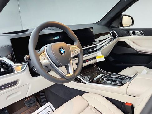 Used 2025 BMW X7 xDrive40i image 33