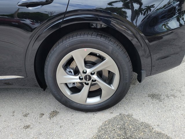 Certified 2026 Genesis GV70 2.5T Select AWD/4WD image 5