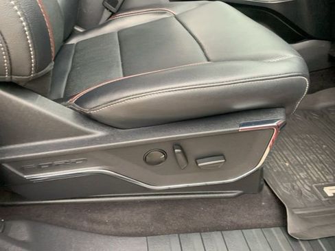 Used 2023 Ford F150 Lariat w/ Trailer Tow Package image 33