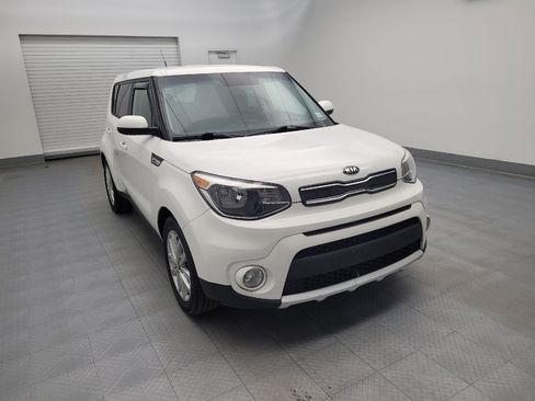 Used 2018 Kia Soul + FWD image 13