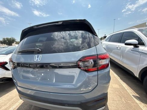 Used 2025 Honda Pilot Elite image 7
