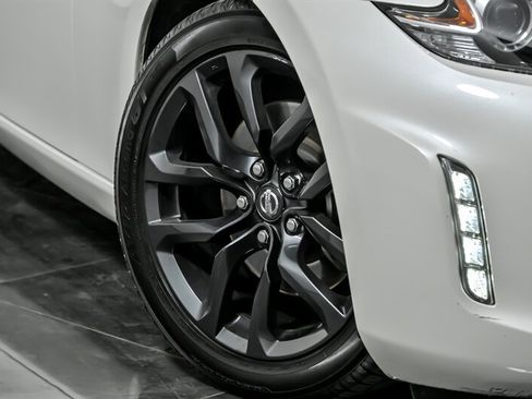 Used 2018 Nissan 370Z Coupe image 3