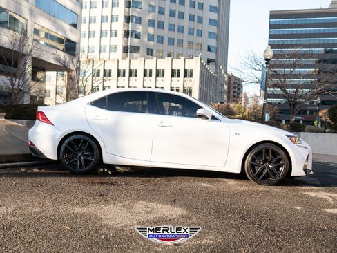 Used 2019 Lexus IS 350 F Sport image 8