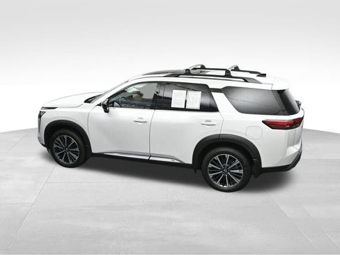 Used 2026 Nissan Pathfinder Platinum FWD image 38