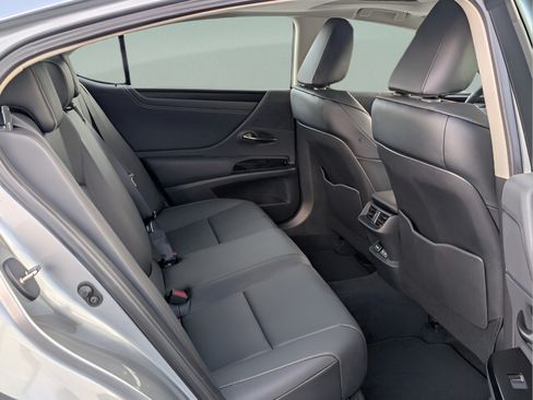 Used 2025 Lexus ES 350 w/ Premium Package FWD image 15