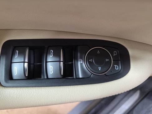 Used 2018 Cadillac XT5 AWD image 28