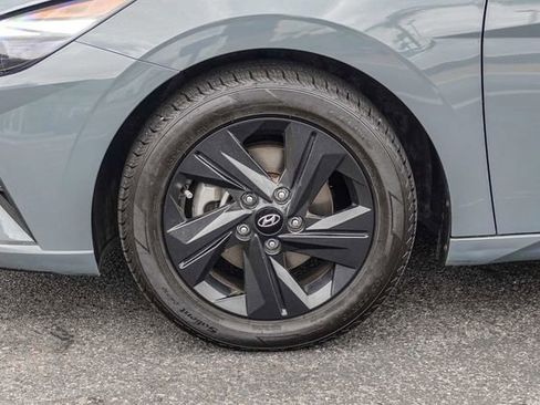 Certified 2023 Hyundai Elantra Limited FWD image 11