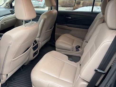 Used 2017 Honda Pilot Elite image 11