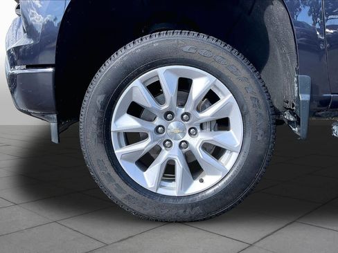 Used 2022 Chevrolet Silverado 1500 Custom AWD/4WD image 10