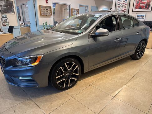 Used 2018 Volvo S60 T5 Dynamic w/ Vision Package image 5