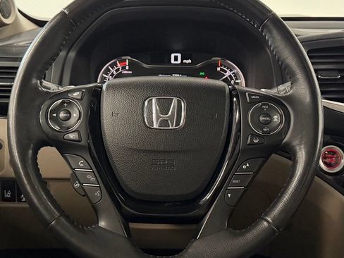 Used 2017 Honda Pilot Elite image 16