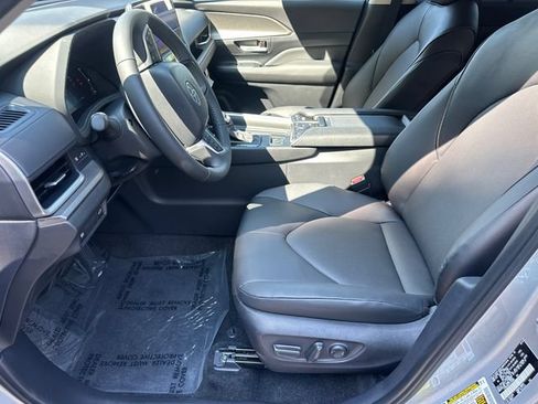 Used 2026 Toyota Grand Highlander AWD image 32