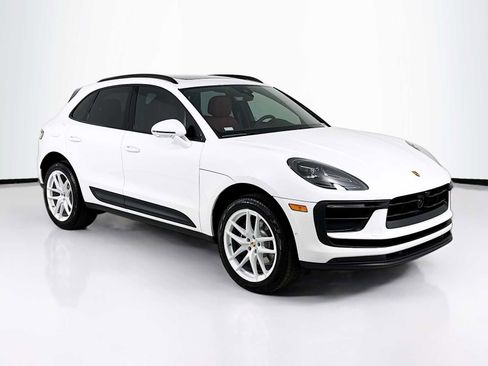 New 2026 Porsche Macan image 7