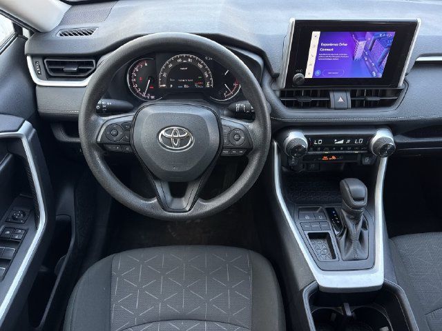Used 2025 Toyota RAV4 XLE FWD image 12